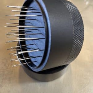 Height adjustable de- clumping 58 mm round barista tool